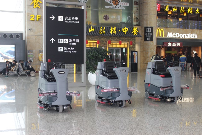 駕駛式洗地機交貨案例