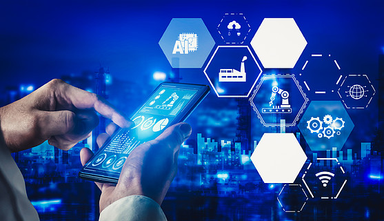 工業(yè)4.0下的增強(qiáng)現(xiàn)實(shí)與人工智能在智能機(jī)器人控制中的應(yīng)用